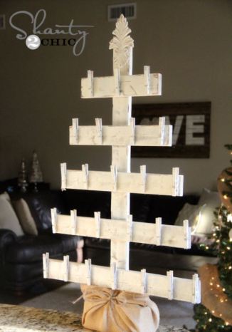 advent tree cross